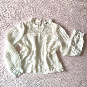 VIVID Medium Cream Lace Long Sleeve Blouse